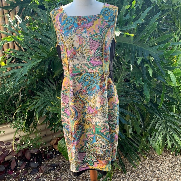 Paisley Print Modern Lines - Picture 6 of 7